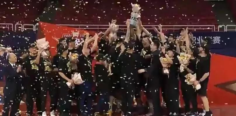 东京警视厅搜了一整夜，也没找到半点与宋婉婷有关的踪迹，这让整个警视厅上上下下一片绝望。